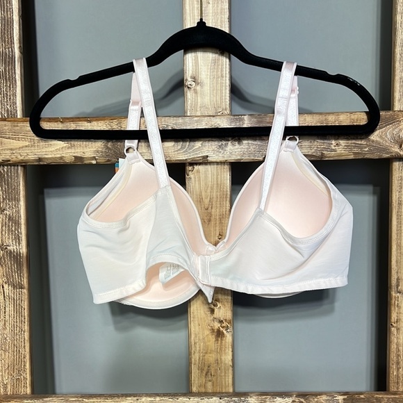 Warners underwire no side effects breathable bra. Size 40 C. NWT. - Picture 3 of 4